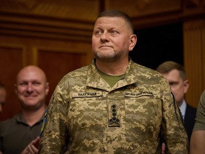 Залужний – генералу Міллі: Противник намагається контратакувати на різних напрямках