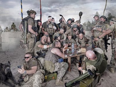 Бійці 112 бригади відтворили картину “Запорожці пишуть листа турецькому султанові”