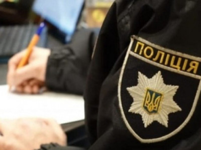 Невідомий чоловік побив та пограбував 72-річного пенсіонера