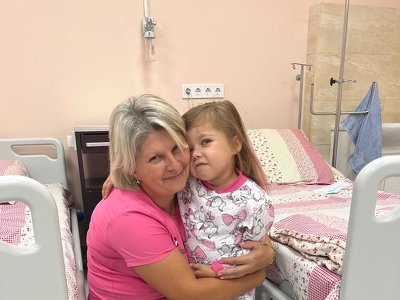 Львівські лікарі пересадили нирку 5-річній дитині від немовляти