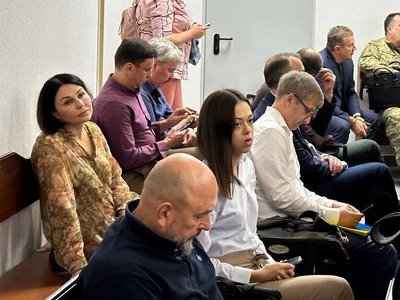 Коломойському залишили арешт та заставу у 3,9 млрд – ведучі “1+1” та ексміністр Ткаченко просили взяти олігарха на поруки