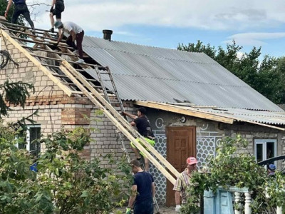 Майже дві сотні: стільки будинків на Херсонщині відновили рівненські волонтери
