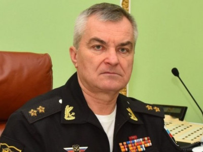 Сидить нерухомо, голова на подушці: Міноборони РФ показало командувача ЧФ РФ Соколова на нараді
