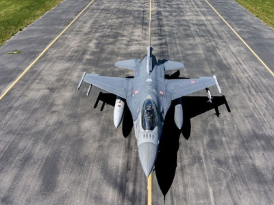 Нідерланди назвали орієнтовні терміни передачі F-16 для України