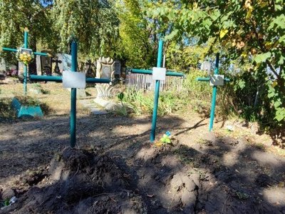 Чоловік здійснив наругу над 17 могилами