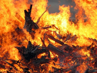 Під час пожежі на весіллі загинули 120 людей