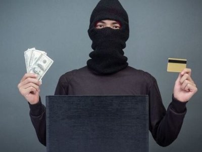 “Банківські працівники” вкрали у чоловіка 63 тис. грн