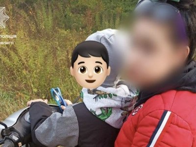 Патрульні виявили п’яну водійку скутера, яка везла дитину