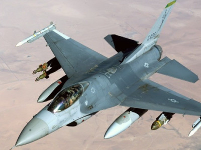Повітряні сили показали, як пілоти в Україні тренуються керувати F-16
