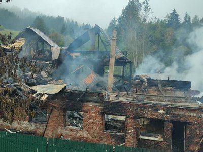 Діти дивом залишилися живими: стали відомими подробиці страшної пожежі у відпочинковому комплексі на Верховинщині