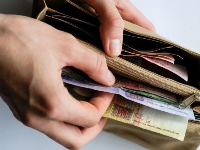 Більшість українців відчули погіршення економічного становища - опитування