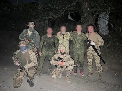 ВМС та ГУР провели успішну спецоперацію і повернули додому двох українських десантників з ТОТ