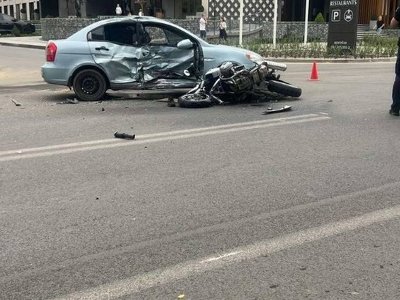 В Ужгороді сталася смертельна ДТП: Мотоцикліст загинув на місті (фото)