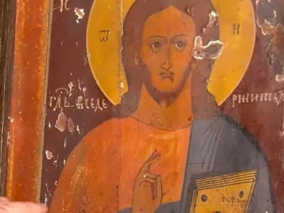 Божа Благодать: у храмі на Рівненщині замироточила ікона Ісуса Христа