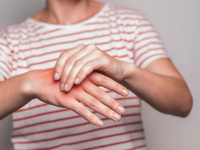 Чому німіють кінцівки: лікарі назвали причини