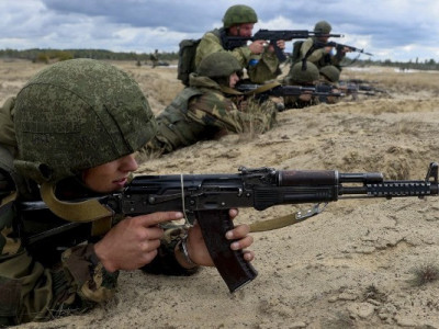 У Білорусі раптово розпочали перевірку бойової готовності армії: залучать авіацію