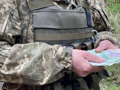 В Україні збільшили перелік військових, які отримуватимуть доплати: деталі