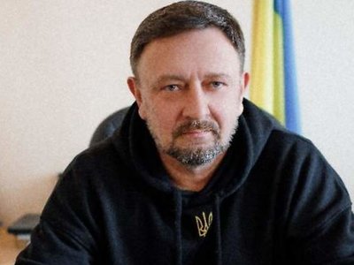 Ексголова Франківської РДА позивається до Володимира Зеленського