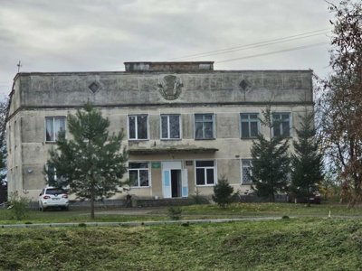 Фото дня: серп і молот на будівлі волинської сільради досі чекають на прихід «руского мира»?