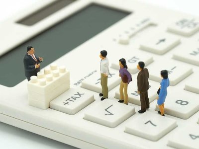 Фінкомітет Верховної Ради запропонував податок на надприбутки банків у 50%