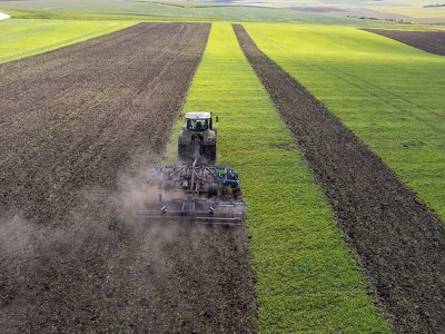 Українські аграрії вже намолотили майже 74 млн тонн нового врожаю