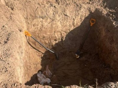 У Маріуполі зростає кількість могил місцевих жителів