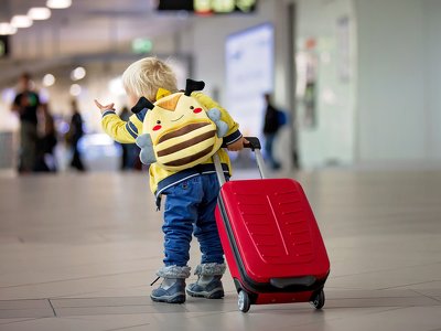 В Україні запустили книжку-методичку, як підготувати дітей у спектрі аутизму до подорожі