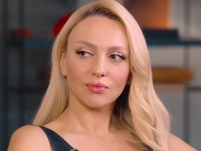 Оля Полякова показала себе в купальнику після того, як погладшала на 8 кілограмів