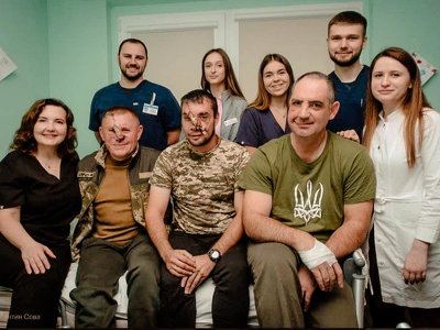 В Івано-Франківську військовому в повіку вшили золоту пластину, щоб око знову закривалося
