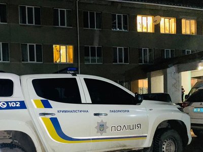 Вчителя з Надвірної, на занятті якого застрелили учня, суд відправив під домашній арешт