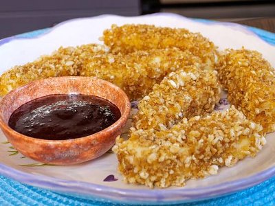 Готуйте одразу дві порції. Сирні палички та соус