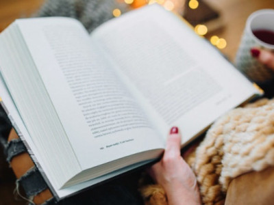 Любити себе, щоб любити життя: 7 книжок про здорові стосунки з собою