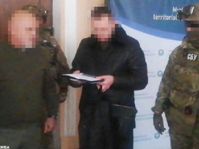 СБУ та НАБУ викрили на Полтавщині депутата, який вимагав із фермера майже $67 тис. за вирішення «земельного питання»