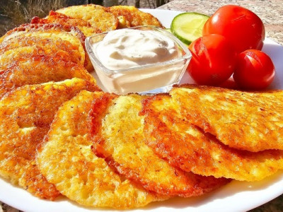 Деруни з грибами та сметаною просто тануть у роті