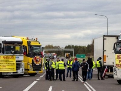 Єврокомісія може покарати Польщу через блокування кордону з Україною