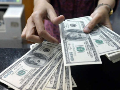 НБУ скасував обмеження на продаж готівкової валюти для населення