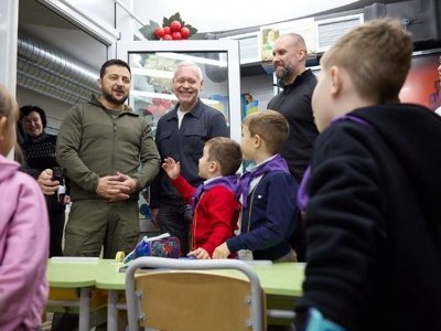 Зеленський відвідав підземну школу в Харкові: фото та відео