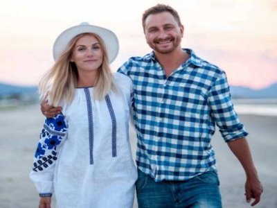 Ексдружина відомого українського співака шокувала перепискою, як він налаштовує проти неї доньку