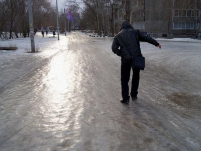 Ожеледиця в Україні: скільки людей травмувалися та як вберегтися від падінь
