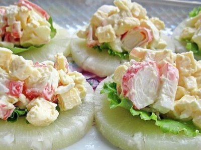 Крабова закуска на ананасових кільцях – смачний рецепт