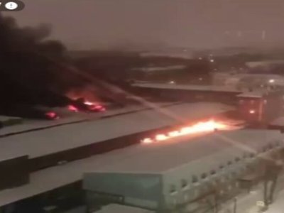 У москві палає завод спеціалізованих авто