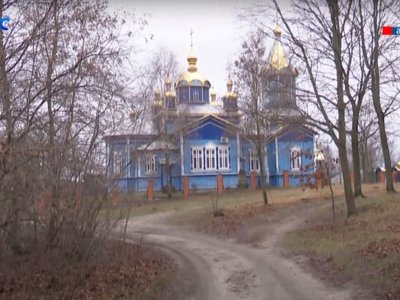 На Волині священник МП окупував хатину на теритої храму ПЦУ