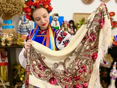 Поціновувачів української хустки запрошують на виставку у Хмельницькому