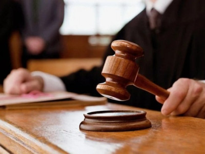 Більше 30 ударів руками та ногами: засудили 46-річного чоловіка, який вбив жінку