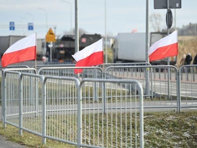 Через блокаду пропускних пунктів на кордоні з Польщею Україна втратила 9,3 млрд грн