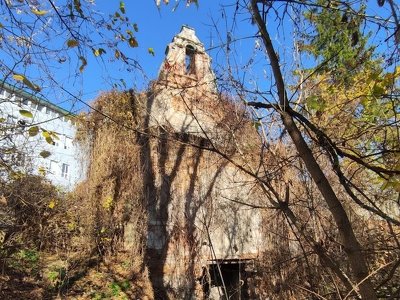 Покинута каплиця святого Миколая у центрі Житомира. ФОТО