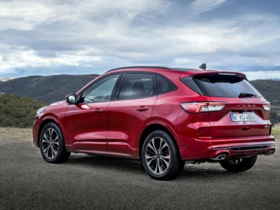 Плюси гібридного приводу: як Ford Kuga Hybrid відзначається серед конкурентів