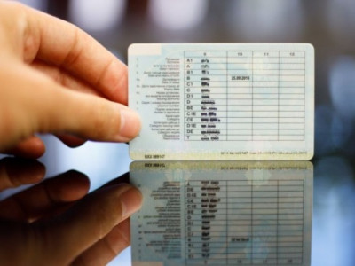 Як поновити водійські права та техпаспорти, вьрачені через війну