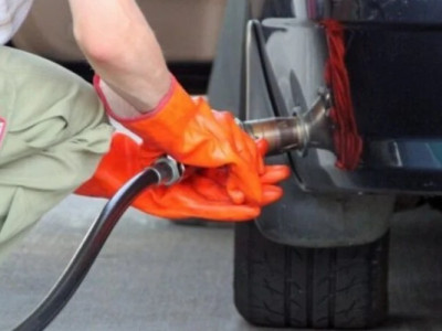 Великі мережі АЗС продовжують знижувати ціни на автогаз