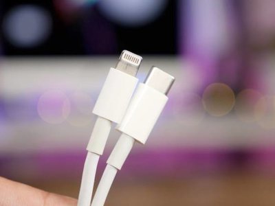 Apple попереджає про використання несертифікованих зарядних пристроїв Apple Watch